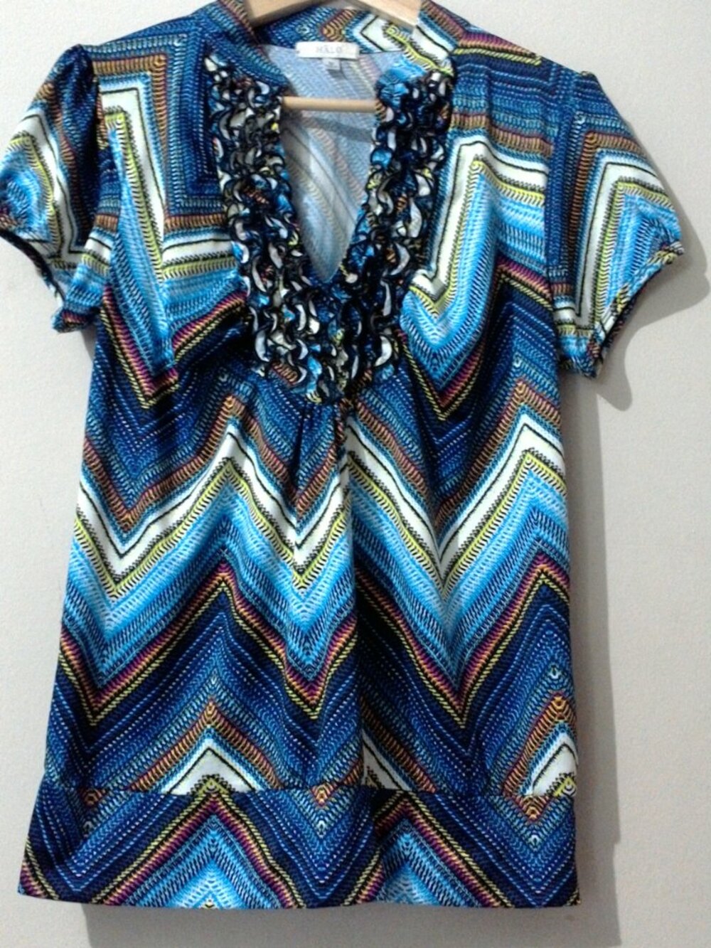 HALO Women's Top short Sleeve V-neck